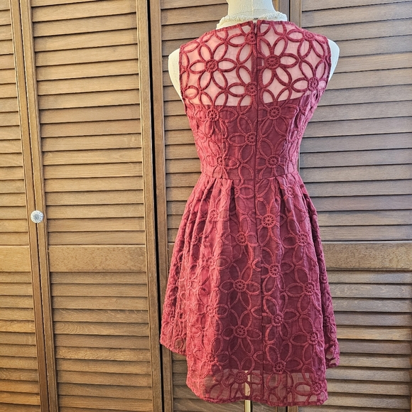 BB Dakota Wine Red A-Line Party Dress (2P) - Picture 4 of 11